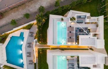 Très belle villa moderne jumelée située à Marbella