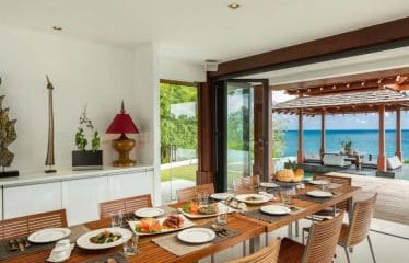Très belle villa de style contemporaine avec vue sur la mer