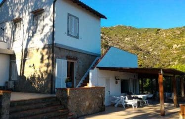 Belle villa moderne située à Isola Del Giglio
