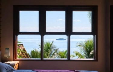 Maison idyllique au bord de l&rsquo;eau avec jetée à Paraty