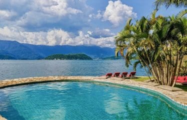 Propriété pieds dans l eau  exclusive  dans une île paradisiaque à Angra dos Reis