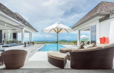 Très belle villa qui offre une vue imprenable sur la mer