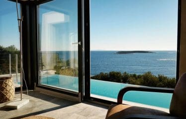 Maison Blanche avec vue sur la mer sur l&rsquo;île de Vis