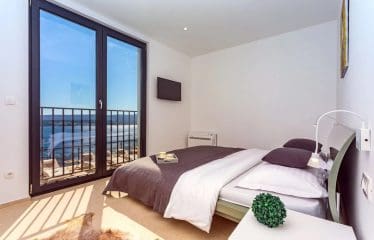 Très belle Villa en pierre située dans le quartier Omis