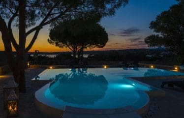 MAGNIFIQUE VILLA Vues spectaculaires sur la ville de Porto Cheli,