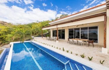Belle villa moderne avec vue sur la mer située à Sardinal