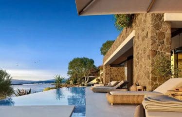 Villa de luxe en bord de mer située en Crète