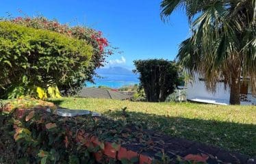 La Villa Vapiano ,   situé sur la résidence le lotissement Privé  le  » LOTUS »  Punaauia Tahiti , avec vue sublime de l ile de Moorea ,