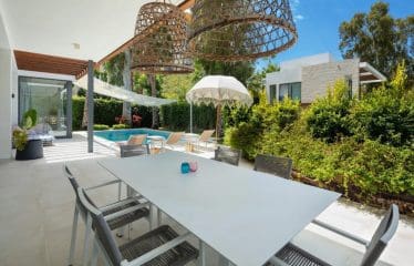 Très belle villa moderne située à Estepona