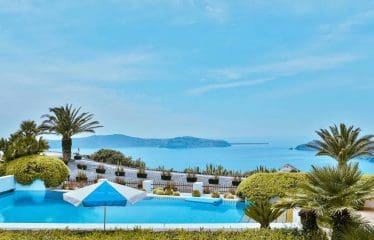 Splendide villa avec vue mer située à Santorin