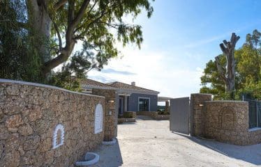 MAGNIFIQUE VILLA Vues spectaculaires sur la ville de Porto Cheli,