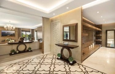 LUXUEUSE VILLA DE GOLF EN PREMIÈRE LIGNE À NUEVA ANDALUCIA