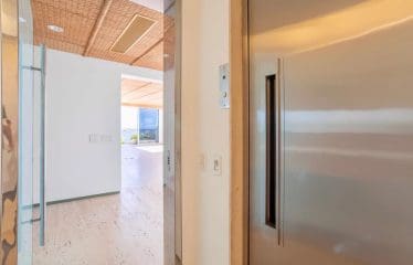 Magnificent penthouse facing Ipanema beach