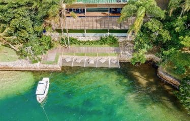 Propriété pieds dans l eau  exclusive  dans une île paradisiaque à Angra dos Reis