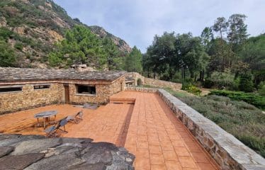 DOSSIER CONFIDENTIEL  Unique Bastide de pierre sur  de Bavella ultra protégé