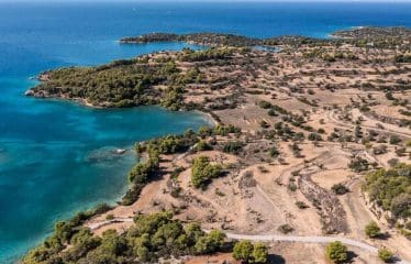 Très beau terrain avec une vue impressionnante sur la mer