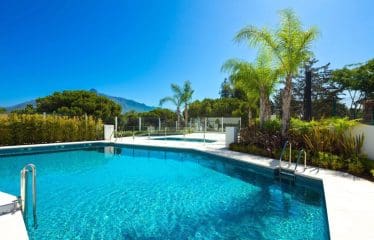 Très belle villa moderne jumelée située à Marbella