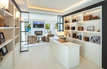 Très beau Penthouse avec vue mer située à Marbella