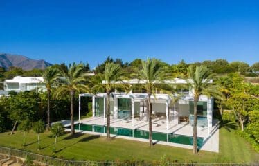 Splendide villa de luxe située au bord du golf