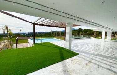 Splendide villa contemporaire avec vue sur la mer située à Marbella