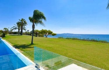 Beautiful imposing villa with stunning sea views