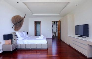 Beautiful Villa located on the seafront on Kalim beach