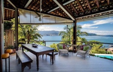Très belle VILLA vue sur la mer  à Ilhabela