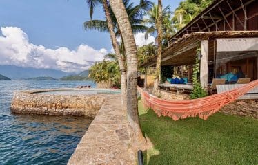 Propriété pieds dans l eau  exclusive  dans une île paradisiaque à Angra dos Reis