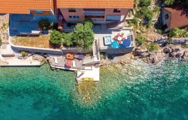 Villa splendide en bord de mer dans la région de Zadar
