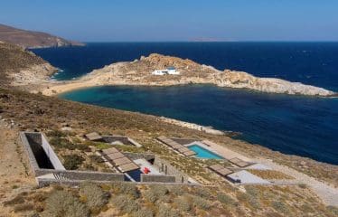 superbe villa au design architectural distinctif sur l’île de Sérifos.