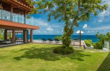 Très belle villa de style contemporaine avec vue sur la mer