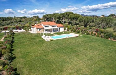 Belle villa moderne de luxe située à Cecina