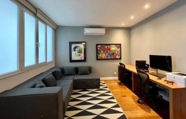 Beautiful renovated apartment with sea view and balcony in Ipanema
