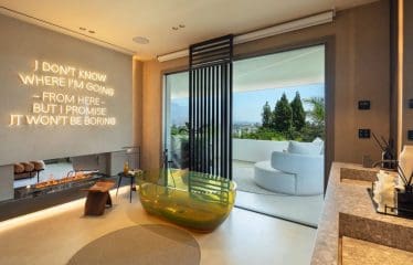 Très belle villa moderne jumelée située à Marbella