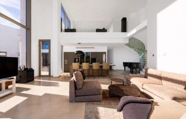 VILLA DE LUXE CONTEMPORAINE EN PREMIÈRE LIGNE DE GOLF AVEC UN PANORAMIQUE IMPRENABLE, LOS FLAMINGOS, BENAHAVIS