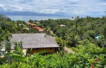 Villa Teavaro Moorea vue sublime du lever du soleil et de l&rsquo;ile de Tahiti