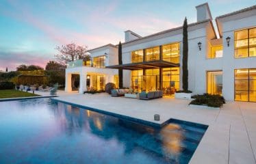 Très belle villa de luxe moderne située à Marbella