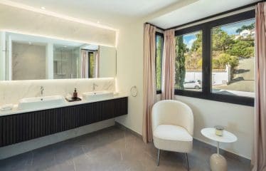 Magnificent MANOR HOUSE WITH PANORAMIC SEA VIEWS IN EL MADROÑAL