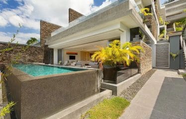La villa offre una vista mozzafiato sul Mare delle Andamane ed è offerta con una vegetazione pittoresca.