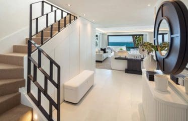 Très beau Penthouse avec vue mer située à Marbella