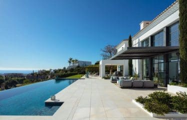 Très belle villa de luxe moderne située à Marbella