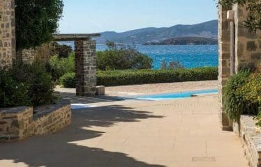 Magnifique villa pieds dans l&rsquo;eau située à Paros