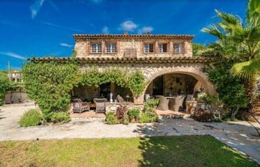 Luxueux Mas en pierre du 18ème siècle avec piscine chauffée – Propriété unique à Biot