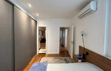 Beautiful renovated apartment with sea view and balcony in Ipanema