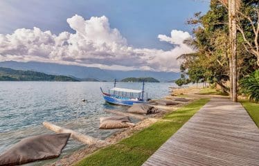 Propriété pieds dans l eau  exclusive  dans une île paradisiaque à Angra dos Reis