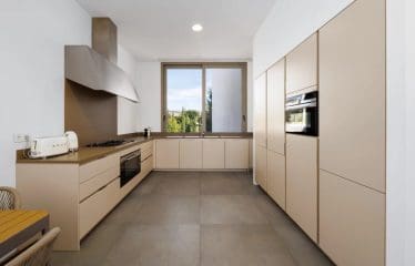 VILLA DE LUXE CONTEMPORAINE EN PREMIÈRE LIGNE DE GOLF AVEC UN PANORAMIQUE IMPRENABLE, LOS FLAMINGOS, BENAHAVIS
