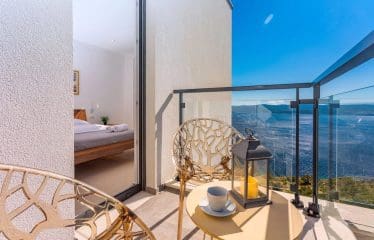 Très belle Villa en pierre située dans le quartier Omis