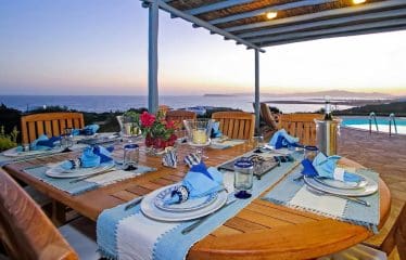 Très belle villa de luxe avec une vue imprenable sur la mer située à Paros