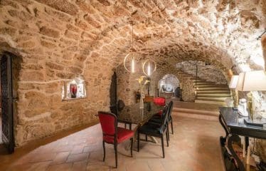 Luxueux Mas en pierre du 18ème siècle avec piscine chauffée – Propriété unique à Biot