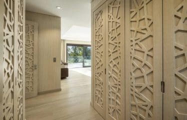 LUXUEUSE VILLA DE GOLF EN PREMIÈRE LIGNE À NUEVA ANDALUCIA